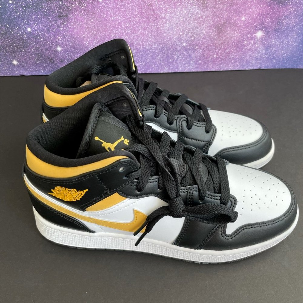 Size 5GS - Air Jordan 1 Mid Pollen MPN 554725-177